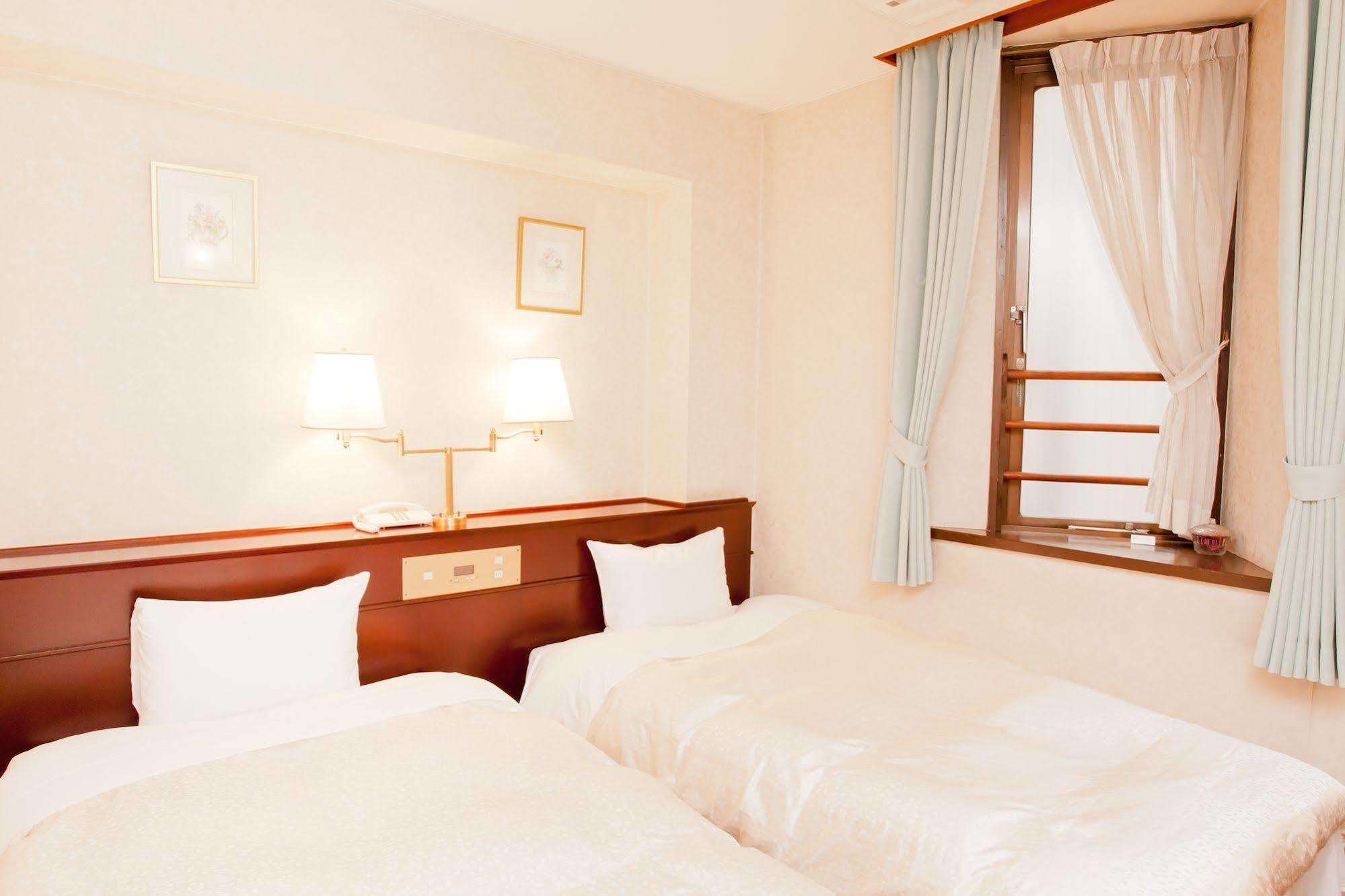 Hotel Hanakomichi Нара Экстерьер фото